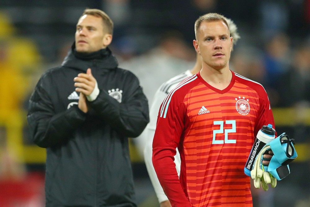 映出国际足 映出国际足